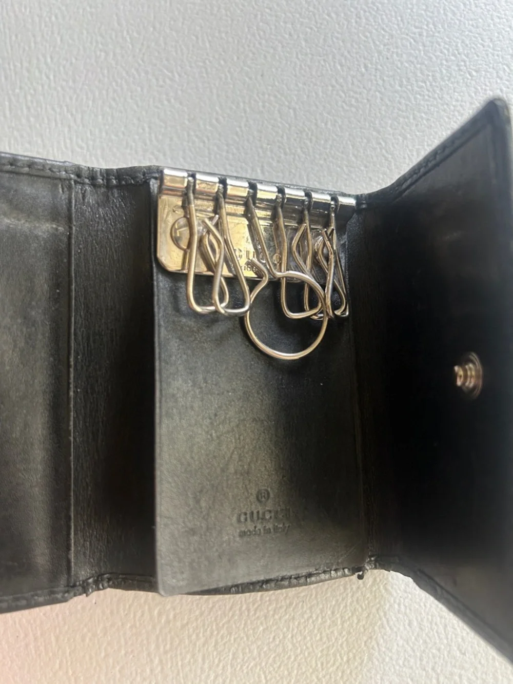 Authentic Gucci Guccissima 6 Key Holder - Picture 5 of 11